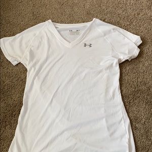 WHITE UNDER ARMOUR SEMI FITTED T SHIRT